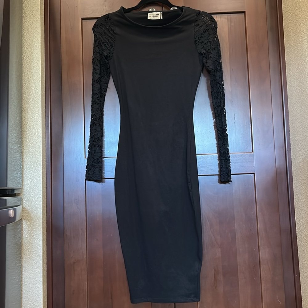 Ladies LA Hearts Black Dress/ Lace Sleeves